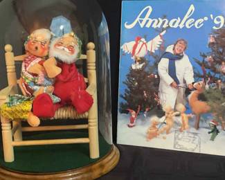  013 Annalee Mr. Mrs. Clause on Wooden Bench 