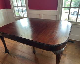 comes with one more leaf