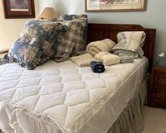 Stanley Queen bedroom set