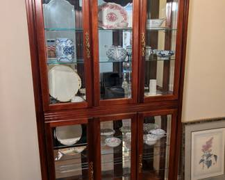 Pulaski - Curio Cabinet w/ Light