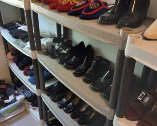 Items Located In The 1st Bedroom ( MASTER) Walk In Closet