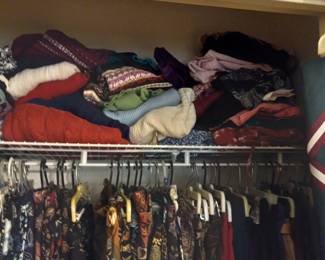 Items Located In The 1st Bedroom ( MASTER)