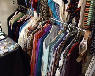 Items Located In The 1st Bedroom ( MASTER)