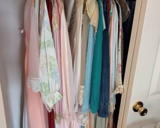 Items Located In The 2nd Bedroom