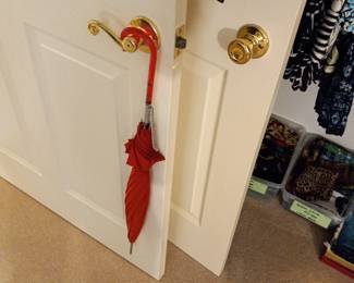 Items Located In The 1st Bedroom ( MASTER)