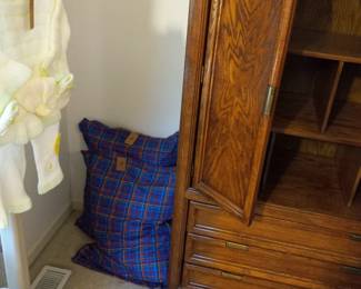 Items Located In the 3rd Bedroom