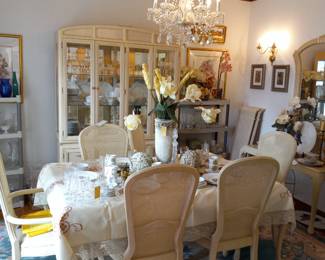 Items Located In The Dining Room