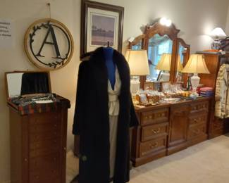 Items Located In The 1st Bedroom ( MASTER)