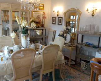 Items Located In The Dining Room