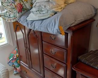 Items Located In The 2nd Bedroom