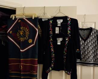 Items Located In The 1st Bedroom ( MASTER)