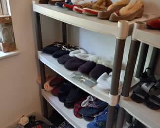 Items Located In The 1st Bedroom ( MASTER) Walk In Closet