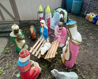 Vintage Empire large Blow Mold Nativity!!