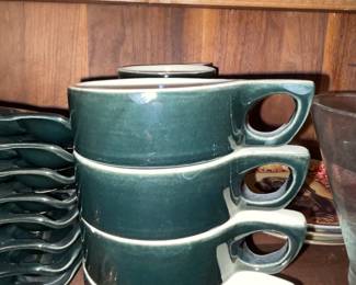 Rubel 2000. Set of 8 Cups & Plates. Very Dark Green