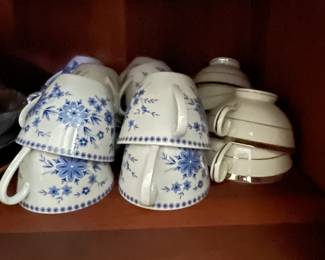 Seltman Weiden. Bavarian Blue China. 12 place settings