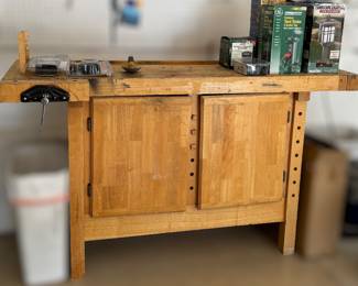 Nice wooden tool bench w/vise