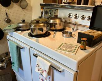 Vintage Frigidaire electric stove