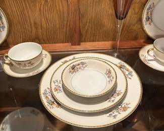 Noritake China Datonia Pattern Made in Japan.  10+ settings. Dinner plate luncheon plate,  Soup bowl,  fruit bowl A few coffee/tea cups and saucers, serving pieces. 