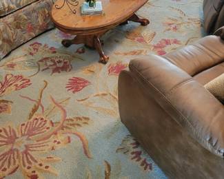 Approximately 11'x8' area rug