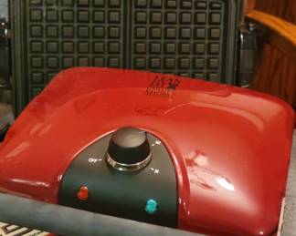 George Foreman Grill with interchangeable plates 