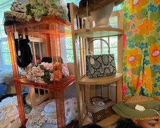 vintage purses and hats
