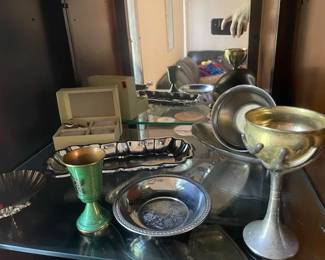 Chromeware, silver toned goods