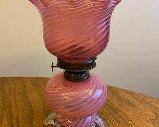 Fenton cranberry pick glass lamp