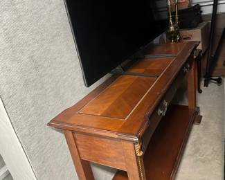 Wood sofa table w/two drawers
