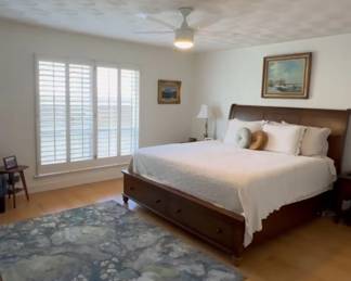 King sleigh bed w/storage drawers