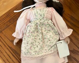 Soft body brunette doll (broken foot)