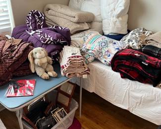 comforters, blankets, picture frames