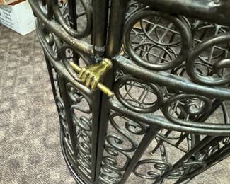 Detail of Pull