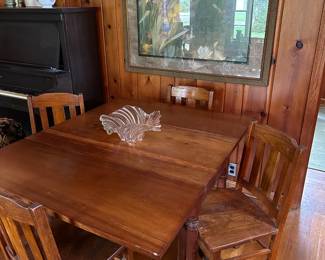 Drop leaf Table with Chairs 