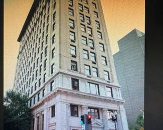 The 12 story Hamilton National Bank where Cynthia Kay Jewelry & Gifts store was located.