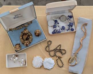 Slag Glass Rhinestone Faux Pearl Necklace and earrings