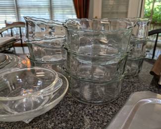 Salad serving bowls set