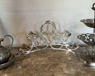 Wine Rack Serving Tray and Pitcher with Tray