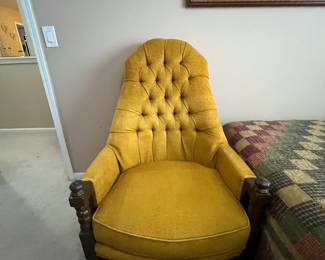 Accent chair 