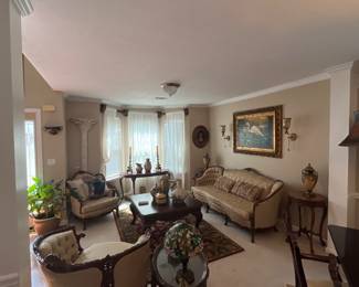 Full room of furniture 