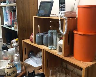 kitchen items, glassware