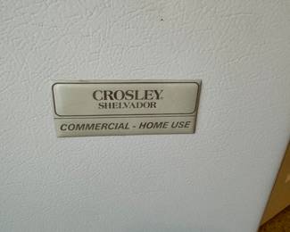 ****PRESALE AVAILABLE ****
XL deep freezer chest on rollers Kept inside in fabulous condition