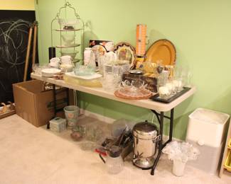 More kitchen / party wares