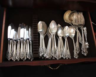 Wallace "Grand Baroque" sterling silver flatware (no monos) 126 pieces