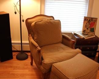 Burger chair & ottoman with twig form floor lamp