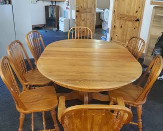 Dining set with seven chairs $350 for set
