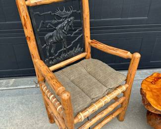 LODGEPOLE FURNITURE MFG Pine Armchair with Cast Iron Moose Art