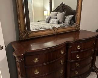 BERNHARDT Grand Savannah Bedroom Furniture Set with King Size Post Bed