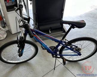 Women’s MONGOOSE Camrock 24 Mountain Bike 