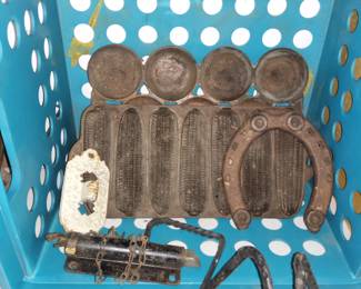 Cast iron corn muffin molds