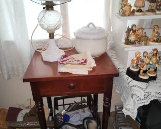 1 drawer stand, lamp